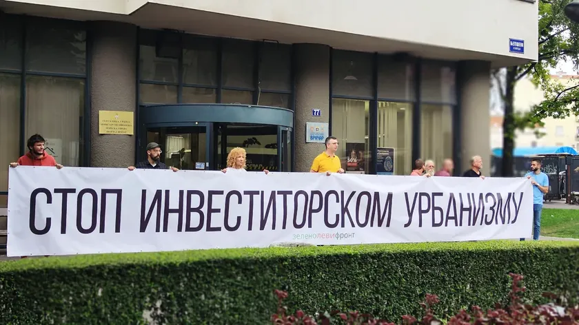 Sırbistan Belgrad Vračar'da tarihi villa yıkımı iktidarı eleştirilerin odağı yaptı