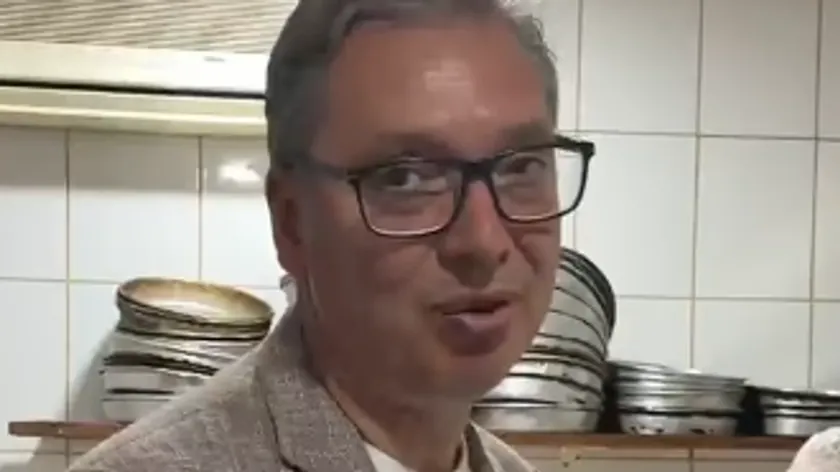 Sırbistan Cumhurbaşkanı Aleksandar Vučić Prokuplju'ndaki "Oskar" Pazarını Ziyaret Etti