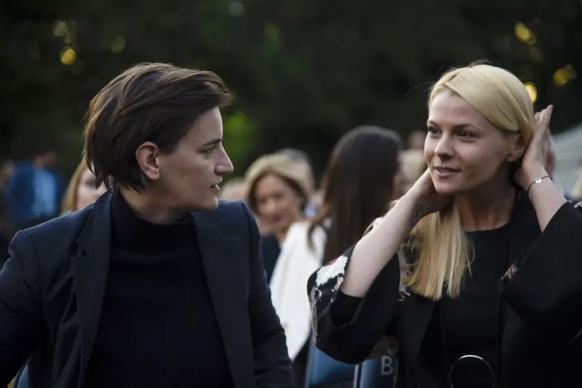 Sırbistan Emeklilik Fonu, Başbakan Partnerinin Kliniğiyle Önemli Sözleşme İmzaladı