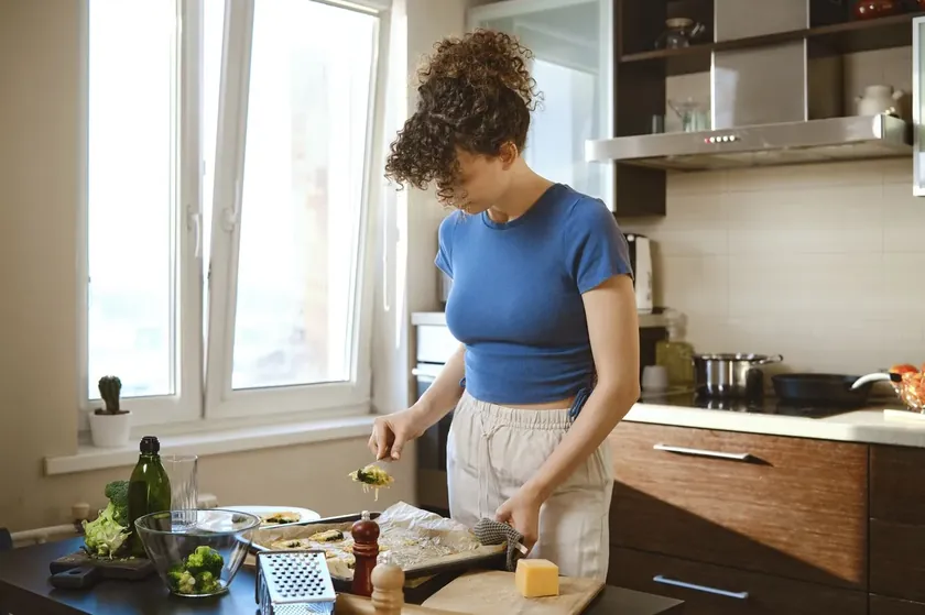 Yemek Kokuları İçin Pencere Açmak Çözüm Değil Basit Bir Yöntem Açıklandı