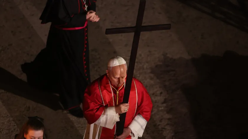Papa Leo XIV Kolezyum'da Haç Yolu ayinlerine bizzat önderlik etti