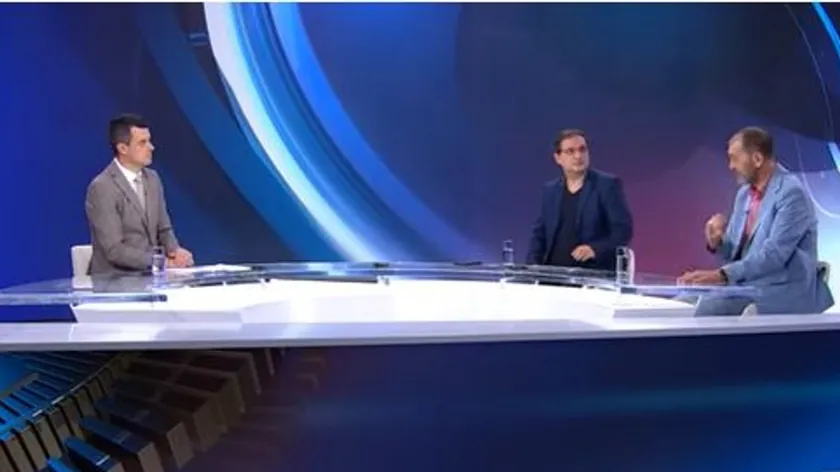 Sırbistan'da seçim tarihi belirsizliği: Analistler Vucic'in stratejisini değerlendiriyor