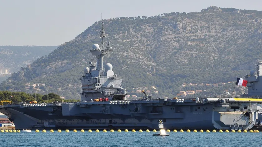 Fransa'nın uçak gemisi Charles de Gaulle'ün konumu denizci aktivitesiyle Strava üzerinden ortaya çıktı