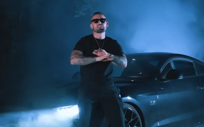 Miloş Montana yeni şarkısı için video klip yayınladı.