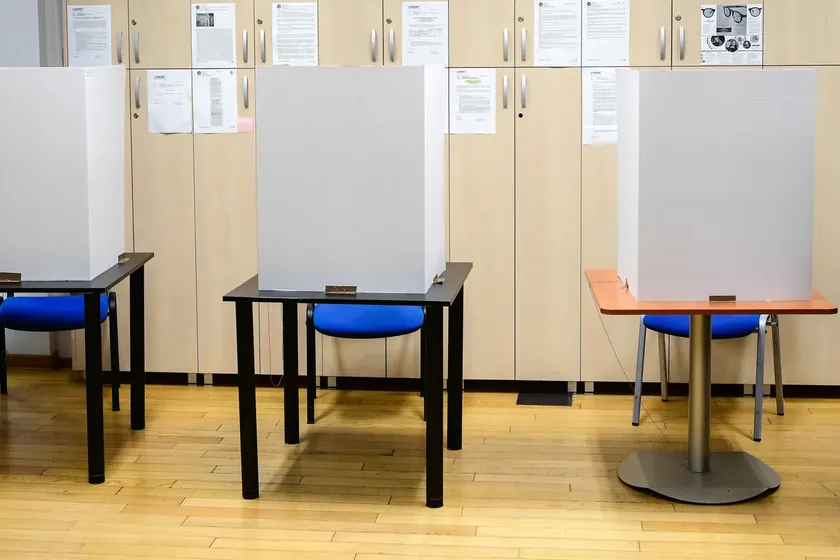 Sırbistan'ın Bor Kentinde SNS Seçim Listesi Resmen İlan Edildi