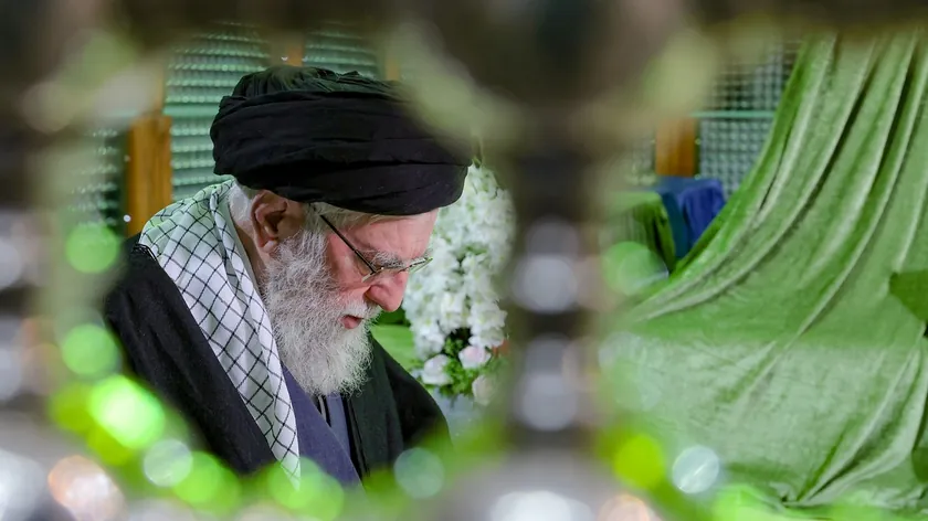 İran dini lideri Hamenei'nin ölümü iddiaları Twitter mesajı ve Trump açıklamalarıyla gündemde