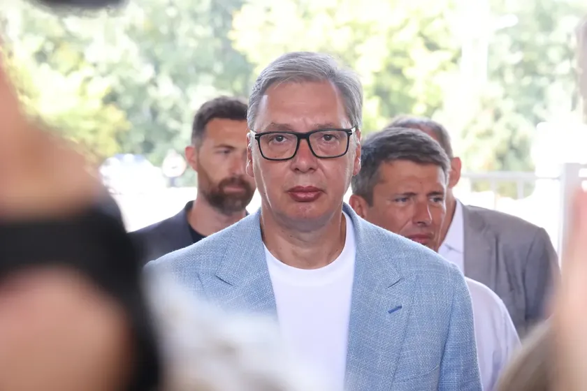 Sırbistan Cumhurbaşkanı Aleksandar Vučić lustrasiyonun olmayacağını belirtti.