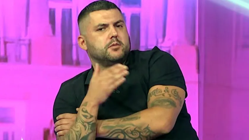 Sırp televizyon programında Asmin Durdžić'in annesi Mevlida Durdžić katıldı ve oğlunun niçin Dubrovnik'e gitmediğini açıkladı.
