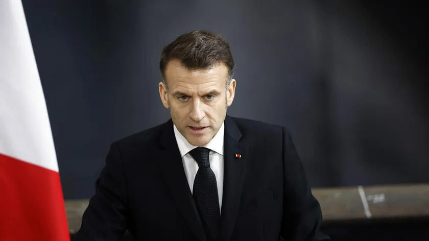 Fransa Cumhurbaşkanı Macron Avrupa Birliği'ni seçimlere müdahaleye karşı 'demokratik kalkan' kurmaya çağırdı