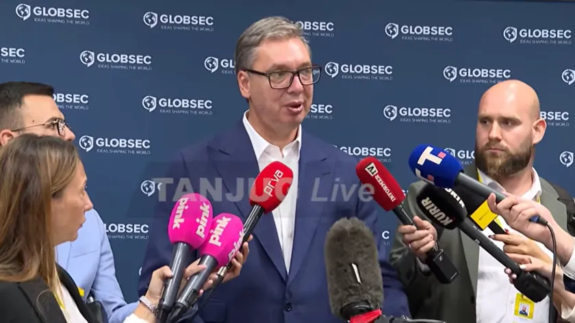 Sırbistan Cumhurbaşkanı Aleksandar Vučić, ekonomik forumdan sonra halkla görüştü.