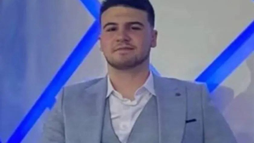 Sırbistan Malo Orašje Katliamı Kurbanı Annesi Oğlunun Üçüncü Doğum Gününü Andı