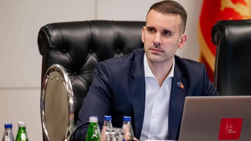 Karadağ Hükümeti Anayasa Değişikliği Önerisiyle Bakanların Dokunulmazlığını Kaldırıyor