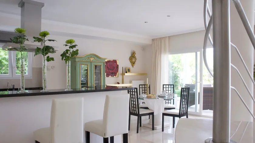 Mutfak Adaları ve Bar Tezgahları Artık Moda Değil: Tasarım Trendleri Değişiyor