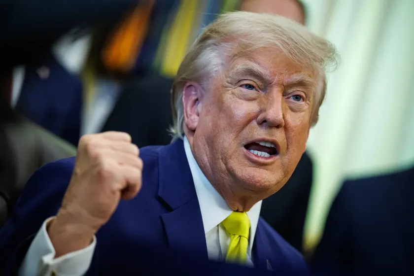 ABD Başkanı Trump petrol yüklü gemilerin Hürmüz Boğazı geçişine başladığını bildirdi