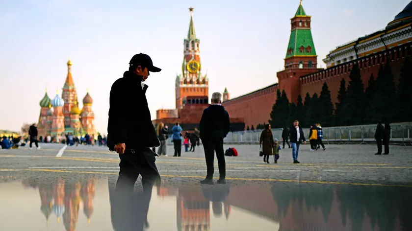 Rusya'nın Savaş Ekonomisi Modeli İktisatçıları Şaşırtıyor: Cepheden Gelen Para Tüketimi Nasıl Destekliyor?