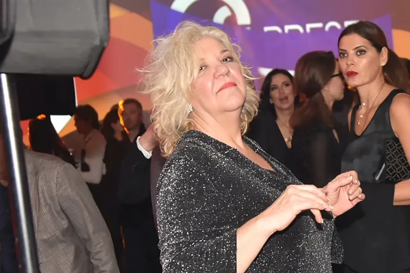 Sırp oyuncu Zinaida Dedakin, kanserle mücadelesini anlatıyor.