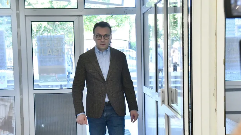 Sırbistanlı Petković Priştine'nin Sırp kurumlarına saldırı girişiminin engellendiğini belirtti.