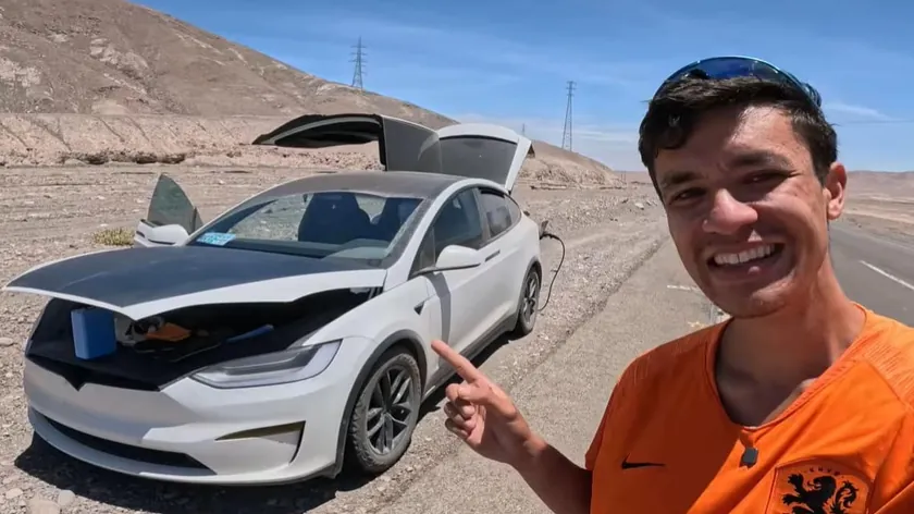 Amerikalı YouTuber Atacama Çölü'nde Elektrikli Aracıyla Mahsur Kaldı Ama Çıkış Yolu Buldu