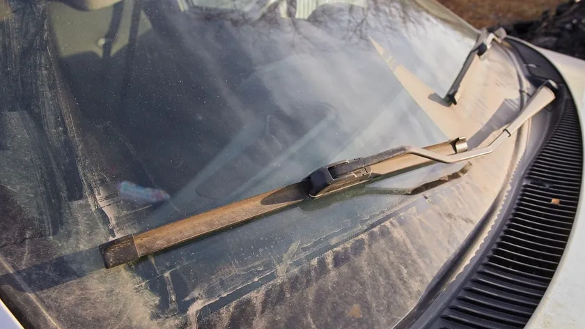 Sürücüler İçin Önemli Uyarı Kirli Silecekler Görüş Problemlerine Yol Açabilir