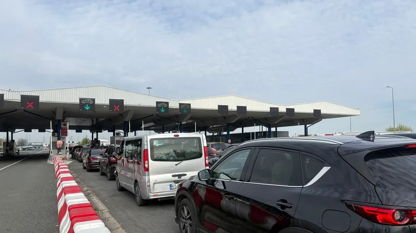 Sırbistan'da Batrovci ve Şid sınır kapılarında tır geçişlerinde iki saatlik bekleyiş