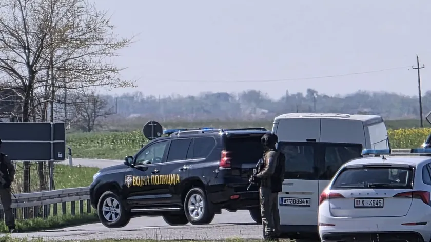 Sırbistan Kanjiža'da gaz altyapısı yakınında patlayıcı bulundu, geniş çaplı operasyon sürüyor