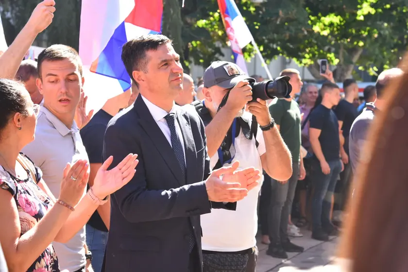 Sırbistan'da yerel seçimler öncesinde Niş'in listede yokluğu tartışılıyor.