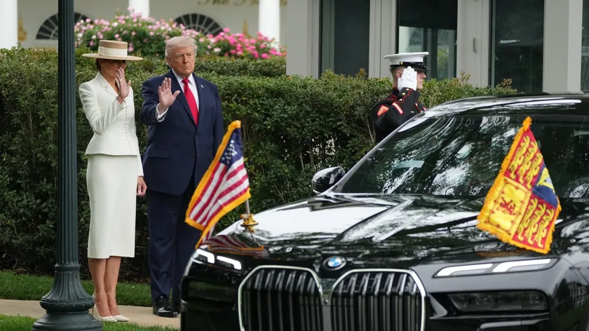 Britanya Kraliyet Ailesi ve ABD Başkanı Trump arasında hediye değişimi yaşandı