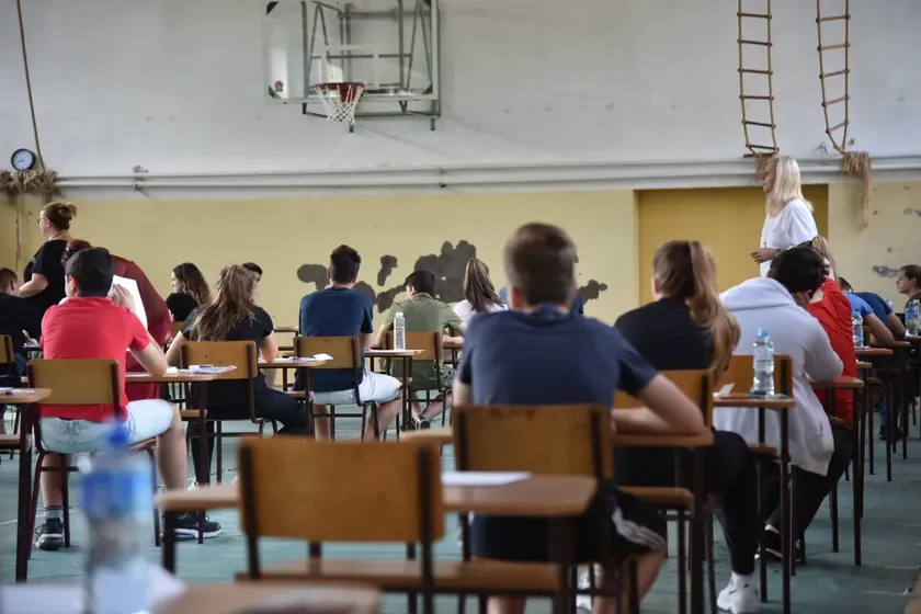 Sırbistan Sekizinci Sınıf Öğrencilerini Sırp Dili Sınavında Zorlayan Beş Görev