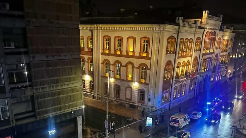 Belgrad'da Fakülte Önünde Cansız Bedeni Bulunan Kadının Atladığı Şüpheleri