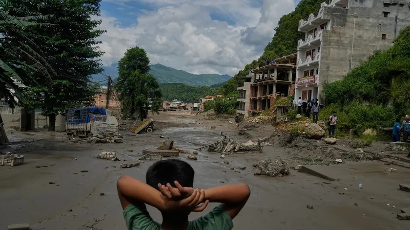 Cunami blata Nepal'da sel ve felaketler yüzünden ölü sayısı artıyor