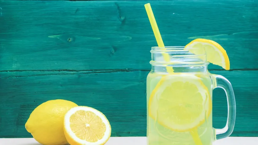Sırbistan Sağlık Uzmanından Ilık Limonlu Su Hakkında Önemli Bilgiler Paylaşıldı