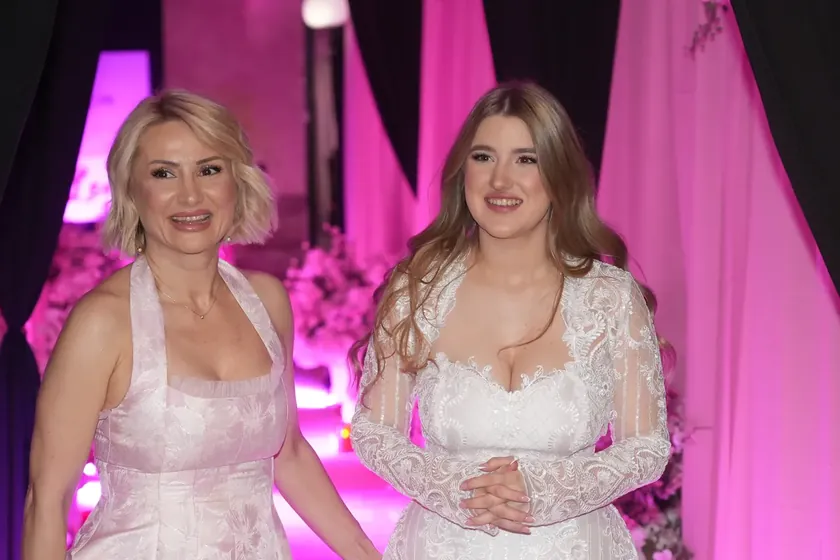 Sırp mutfağından ünlü bir çikolatalı kek tarifi paylaştı.