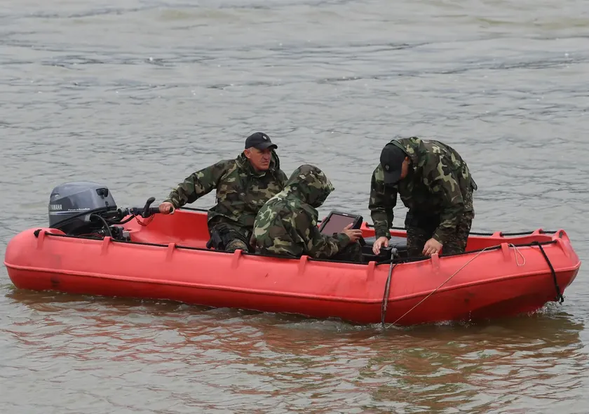 Sırbistan İçişleri Bakanlığı Zrenjanin'deki kayıp genç araması eleştirilerini reddetti.