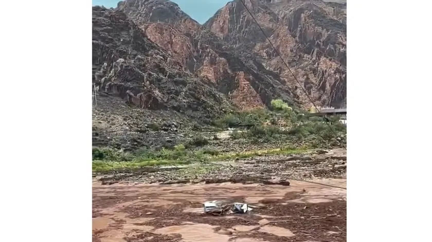 Arizona'daki Büyük Kanjon'da sel felaketinde bir kişi hayatını kaybetti ve 15 kişi kayboldu.
