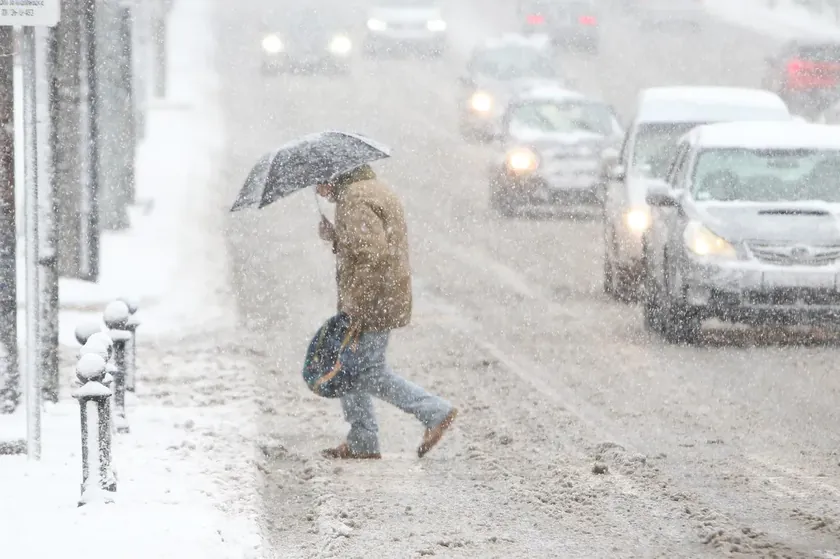 Sırbistan'da RHMZ, keskin sıcaklık düşüşü ve fırtınalı rüzgar beklendiğini açıkladı.