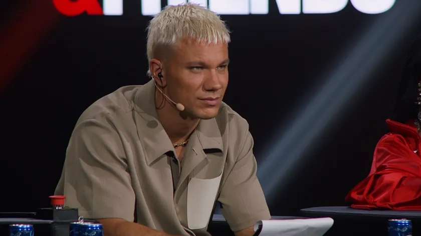 IDJ PEPSI SHOW'da bir şarkıcı, jüri üyelerinden sert eleştiriler aldı.