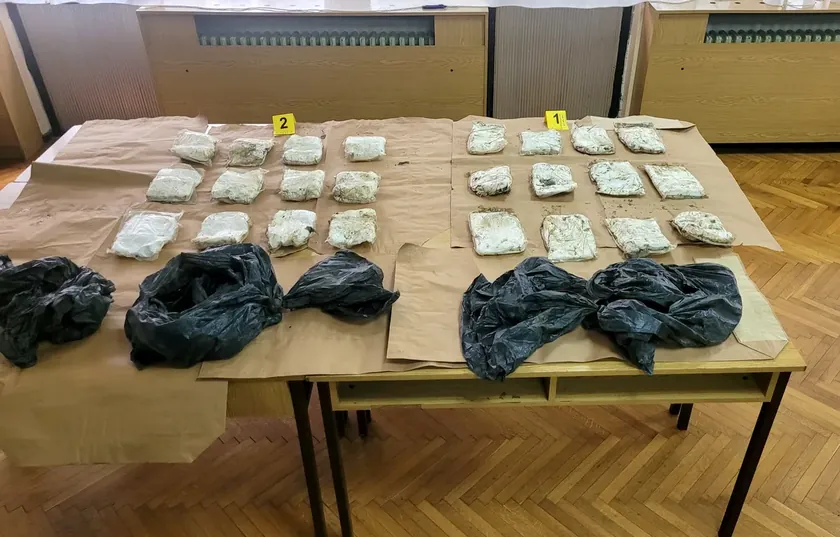 Sırbistan Pançevo'da Yirmi Beş Kilogram Amfetamin Ele Geçirildi Bir Kişi Tutuklandı