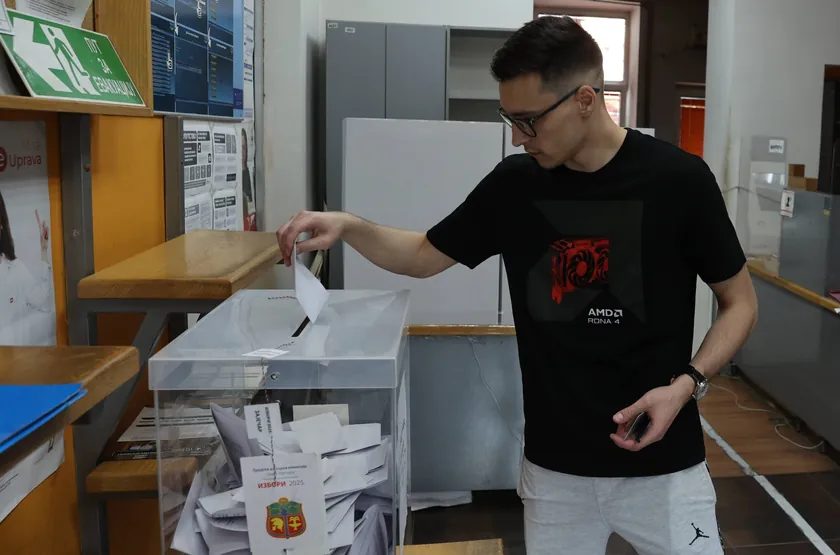 SNS, öğrenciler ve birleşik muhalefet: Kula'da parlamenter seçim senaryosu mu izleniyor?