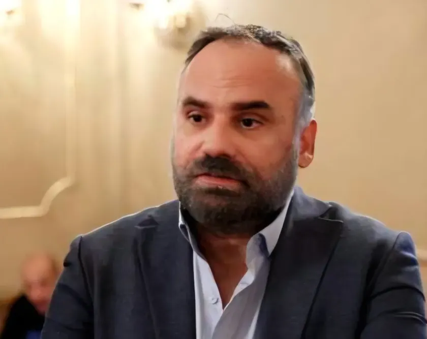 Dino MustafiÄ AngaÅ¾man, Bir Sorumluluk