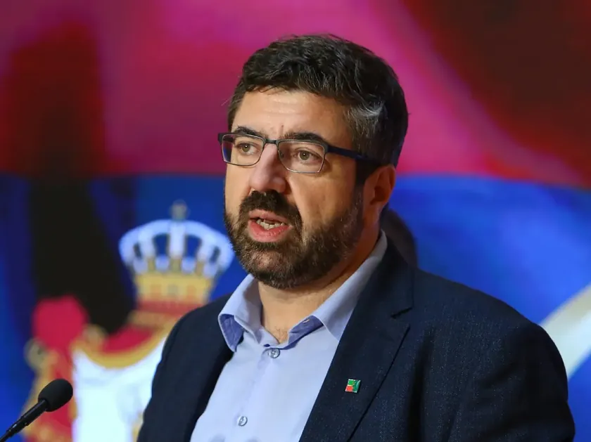 Sırbistan'da muhalefet hemen seçim istiyor iktidar partisi hazır olduğunu açıkladı