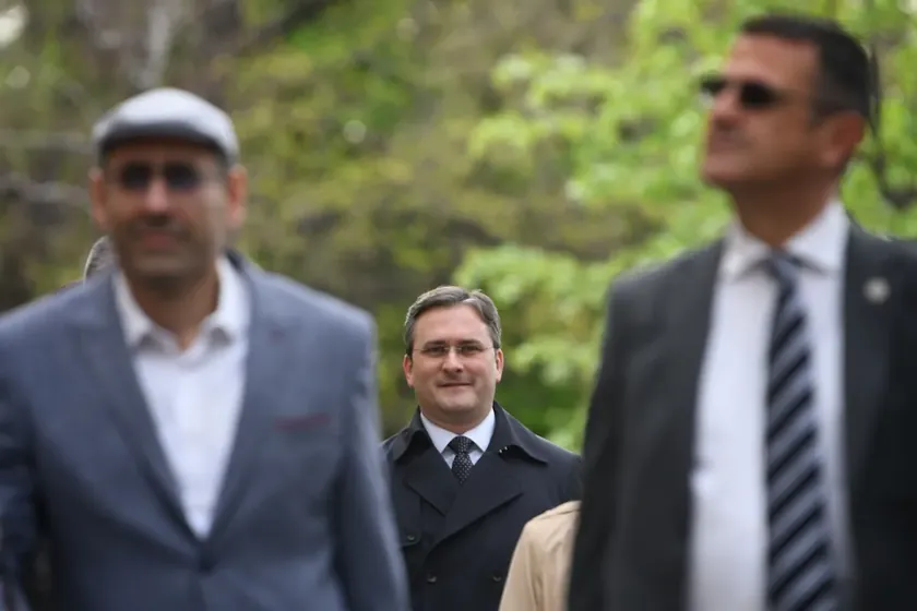 Sırbistan'da Tepić, Selaković'in Genelkurmay korunmadığı iddialarını mecliste dile getirdi.