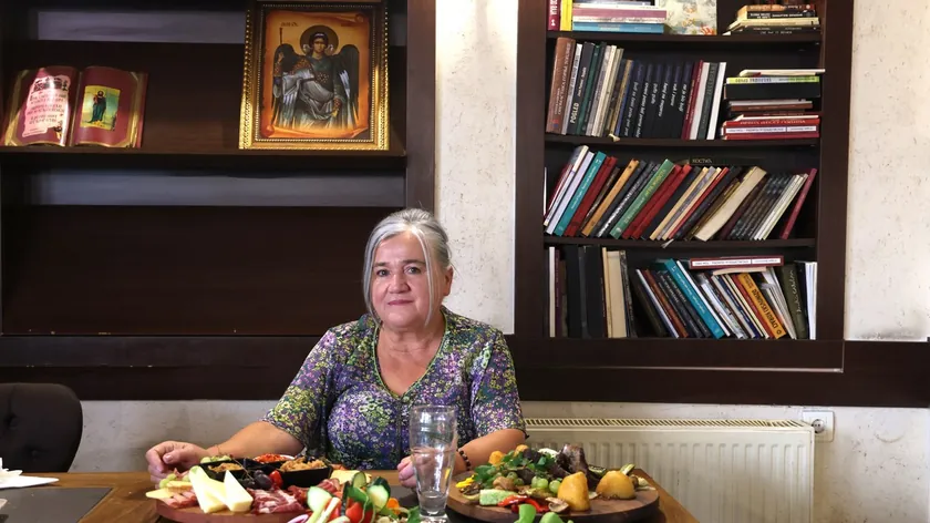 Sırp konobarıyla evlenen bir kitapseverin hikayesi