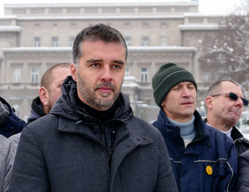 Kreni-Promeni hareketi Bakan Selaković'i kültürel ödülleri parti sadakati haline getirmekle suçladı