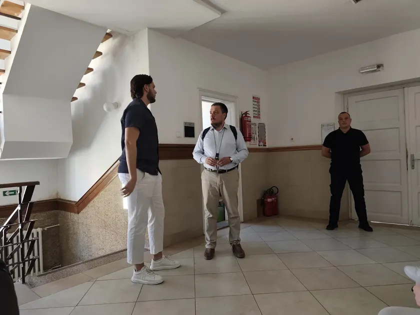 "Niko dünyada yumurta atarak suçlu bulunmadı" NiÅ¡a'dan bir öğrencinin belediye başkanına saldırdığı iddiasıyla yargılanması sona erdi
