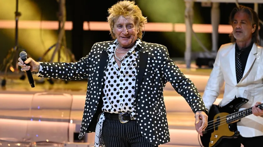 Rod Stewart Operasyona Ardından Turneye Son Veriyor