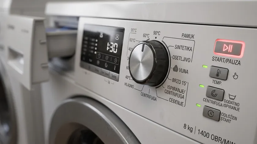 Yeni makinenizde bulaşıcı bir koku mu? Tek bir düğme ile çözülebilir!