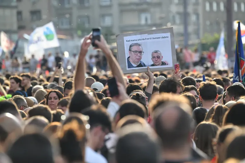 Sırp Demokratik Partisi Başkanı Sırjan Milivojeviç'in öğrencilere olan desteği hakkında açıklamaları