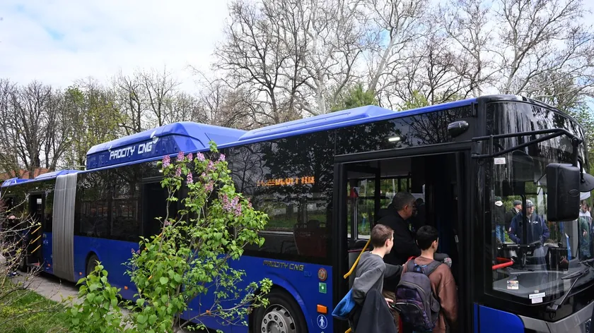 Beogradski bir otobüste yaşanan olay sosyal medyada büyük tepki gördü.