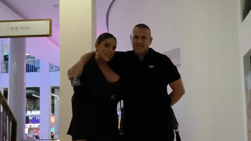 Sırp şarkıcısı Sandra Afrika uzun yıllardır menajer Aleksandar Moskovljević Mikiş ile olan ilişkisini sonlandırdı.