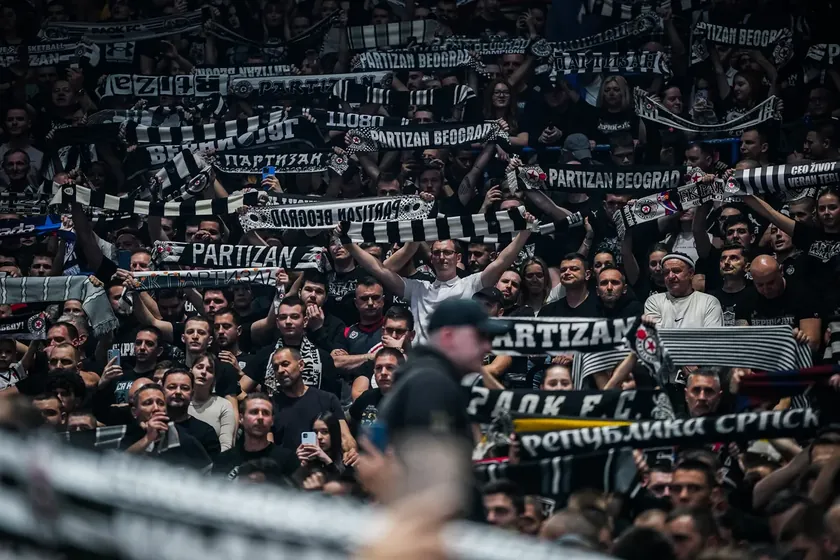 Sırbistan'da Partizan taraftarları Ostoja Mijailović'e Arenada ağır küfürler savurdu